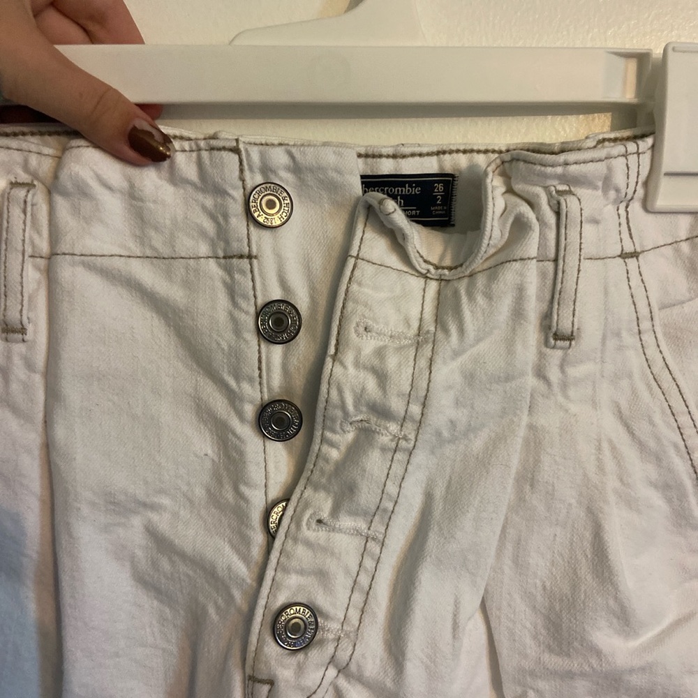 Bercrombie fitch five button ruffle shorts